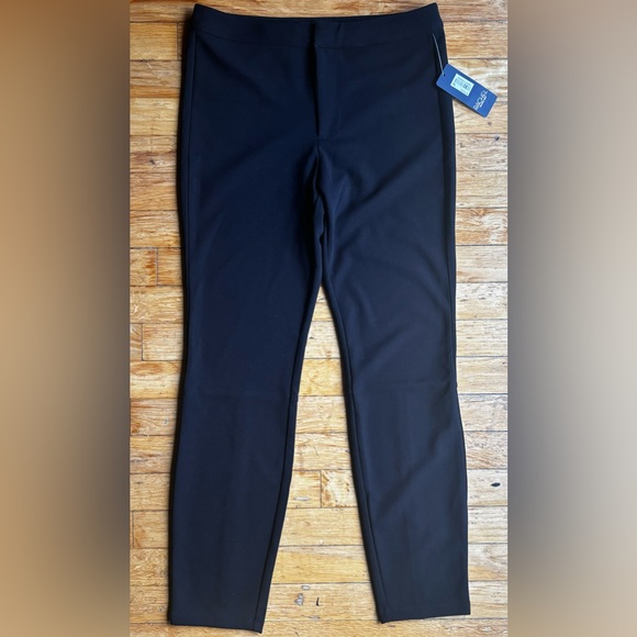 Rachel Roy Slim-fit Pants
New with Tag
Medium
Black - Picture 6 of 9